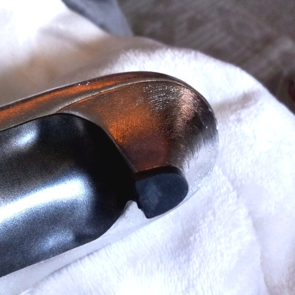 Night life by Life Stride Silver Kitten Heels Size 6.5 AA - Picture 6 of 6
